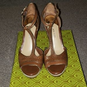 🎁NEW IN BOX Gianni Bini wedges